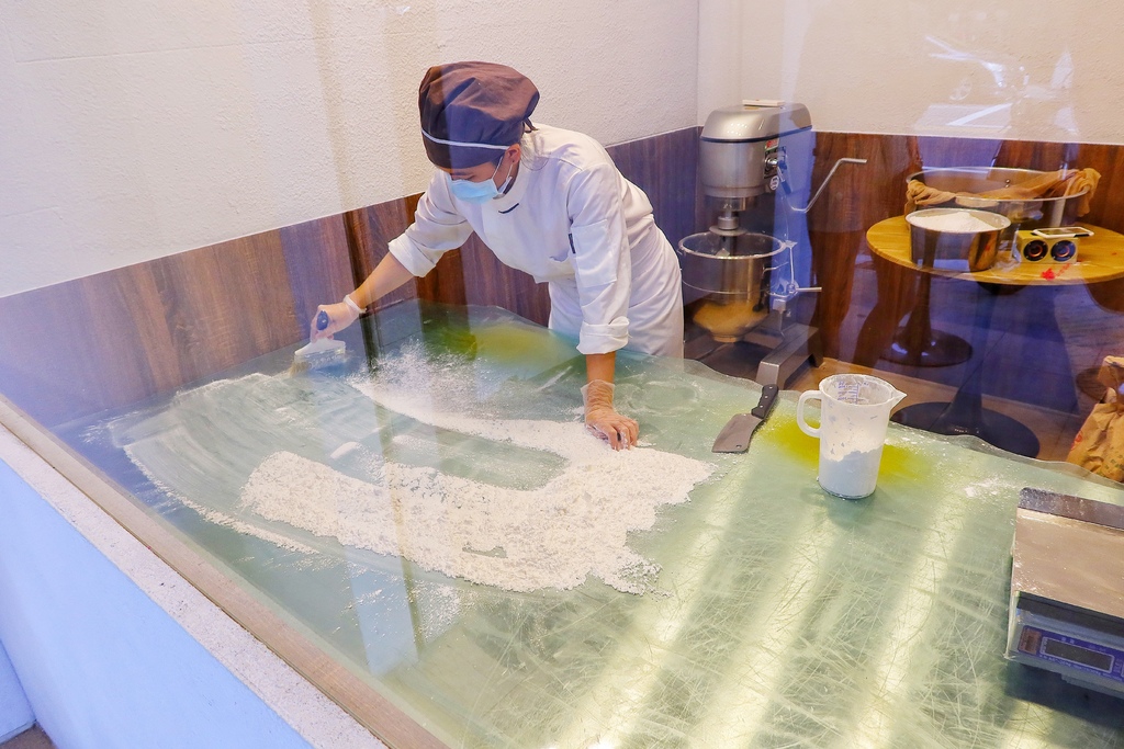 【台中仙草冰】圓木嫩仙草台中,爆量窯燒仙草加手切芋園,1碗只要50元銅板價! @混血珊莎的奇幻旅程 【台中仙草冰】圓木嫩仙草台中,爆量窯燒仙草加手切芋園,1碗只要50元銅板價! @混血珊莎的奇幻旅程