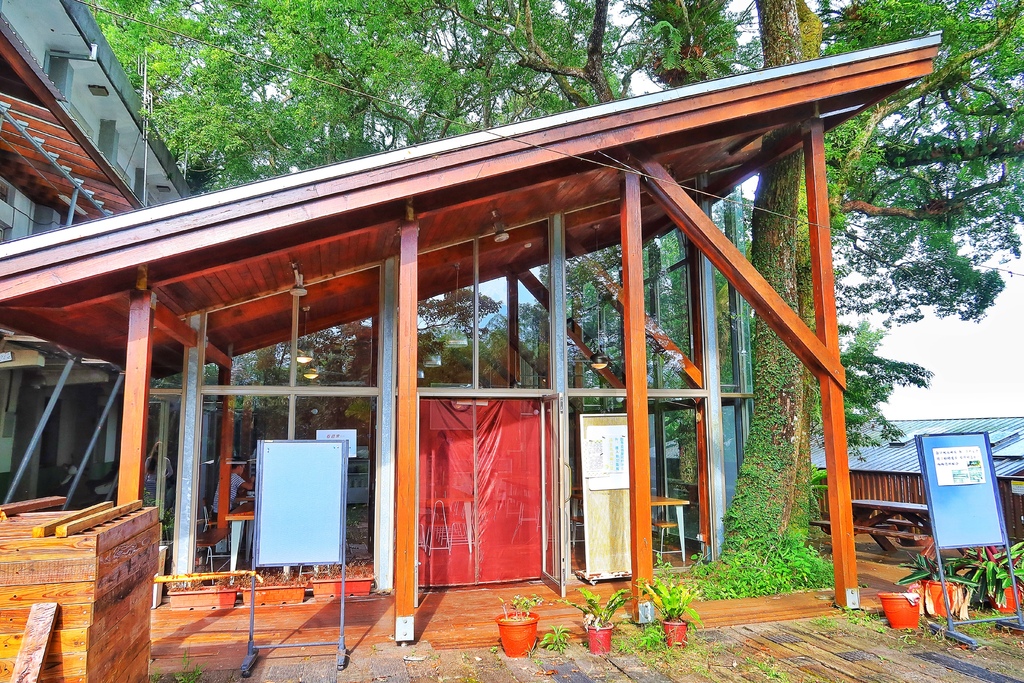 【南投鹿谷住宿】蟬說鳳凰亭序,獨棟小木屋眺望遠方山景,來場森林系輕旅行! @混血珊莎的奇幻旅程 【南投鹿谷住宿】蟬說鳳凰亭序,獨棟小木屋眺望遠方山景,來場森林系輕旅行! @混血珊莎的奇幻旅程