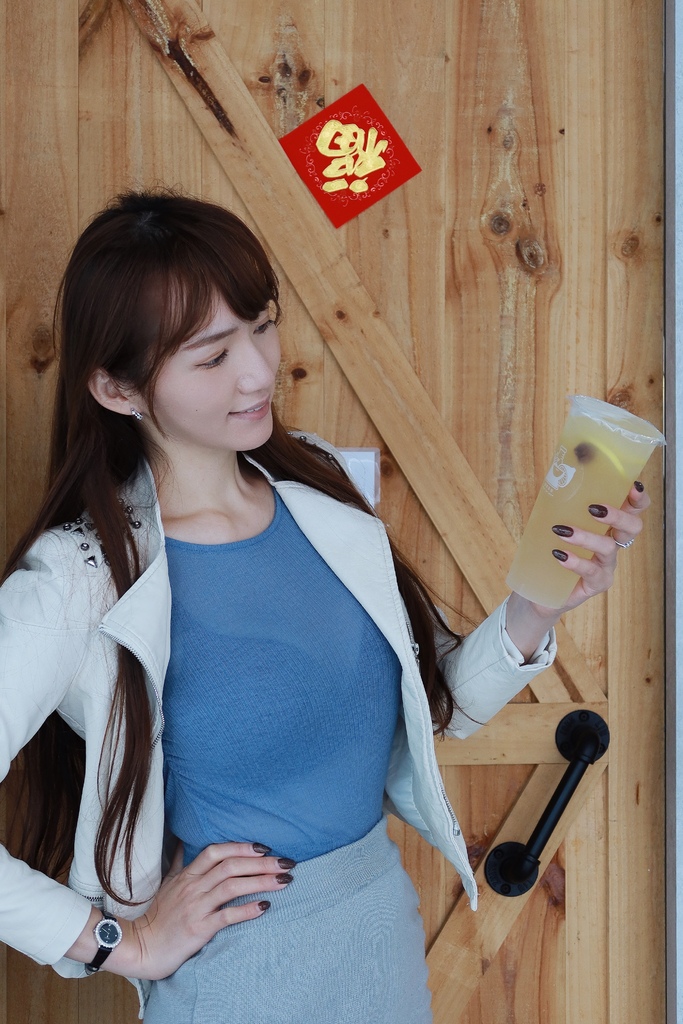 【宜蘭手搖飲】御萃茶飲│宜蘭大學飲料店│手搖飲在地新創品牌│招牌黃金冰茶新鮮果香超鮮甜│琥珀鮮奶茶珍珠Q彈奶香令人回味 @混血珊莎的奇幻旅程 【宜蘭手搖飲】御萃茶飲│宜蘭大學飲料店│手搖飲在地新創品牌│招牌黃金冰茶新鮮果香超鮮甜│琥珀鮮奶茶珍珠Q彈奶香令人回味 @混血珊莎的奇幻旅程