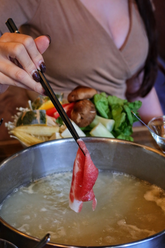 【民生社區火鍋推薦】極蜆鍋物,必吃爆量蛤蠣鍋,鮮味松露粥香濃誘人! @混血珊莎的奇幻旅程 【民生社區火鍋推薦】極蜆鍋物,必吃爆量蛤蠣鍋,鮮味松露粥香濃誘人! @混血珊莎的奇幻旅程