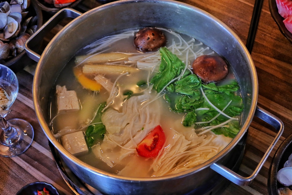 【民生社區火鍋推薦】極蜆鍋物,必吃爆量蛤蠣鍋,鮮味松露粥香濃誘人! @混血珊莎的奇幻旅程 【民生社區火鍋推薦】極蜆鍋物,必吃爆量蛤蠣鍋,鮮味松露粥香濃誘人! @混血珊莎的奇幻旅程