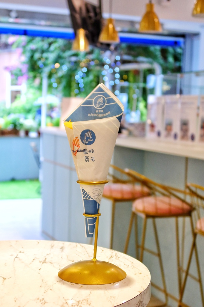 【永康街美食】BonBlack黑洞蒔司,永康街甜點,草莓卡士達香濃滋味。 @混血珊莎的奇幻旅程 【永康街美食】BonBlack黑洞蒔司,永康街甜點,草莓卡士達香濃滋味。 @混血珊莎的奇幻旅程