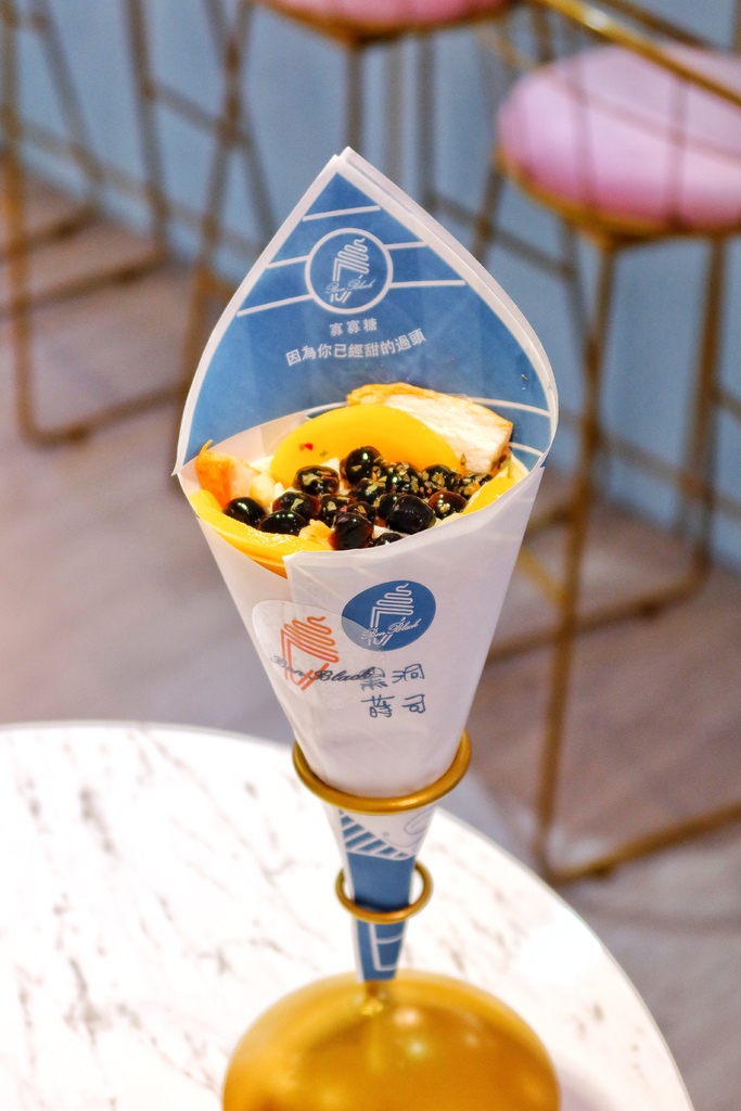 【永康街美食】BonBlack黑洞蒔司,永康街甜點,草莓卡士達香濃滋味。 @混血珊莎的奇幻旅程 【永康街美食】BonBlack黑洞蒔司,永康街甜點,草莓卡士達香濃滋味。 @混血珊莎的奇幻旅程