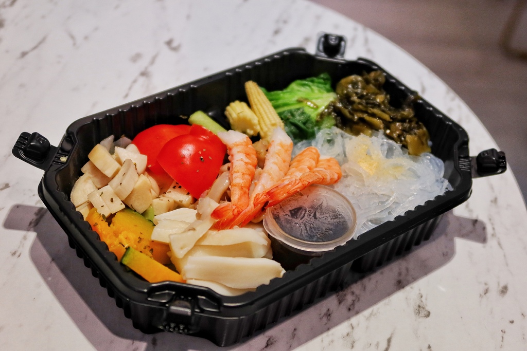 【永康街美食】BonBlack黑洞蒔司,永康街甜點,草莓卡士達香濃滋味。 @混血珊莎的奇幻旅程 【永康街美食】BonBlack黑洞蒔司,永康街甜點,草莓卡士達香濃滋味。 @混血珊莎的奇幻旅程