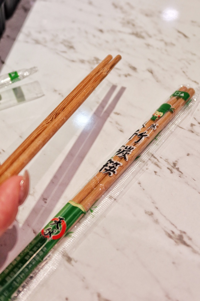 【永康街美食】BonBlack黑洞蒔司,永康街甜點,草莓卡士達香濃滋味。 @混血珊莎的奇幻旅程 【永康街美食】BonBlack黑洞蒔司,永康街甜點,草莓卡士達香濃滋味。 @混血珊莎的奇幻旅程