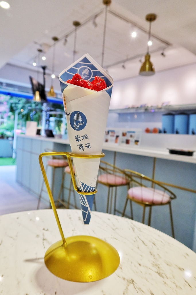 【永康街美食】BonBlack黑洞蒔司,永康街甜點,草莓卡士達香濃滋味。 @混血珊莎的奇幻旅程 【永康街美食】BonBlack黑洞蒔司,永康街甜點,草莓卡士達香濃滋味。 @混血珊莎的奇幻旅程