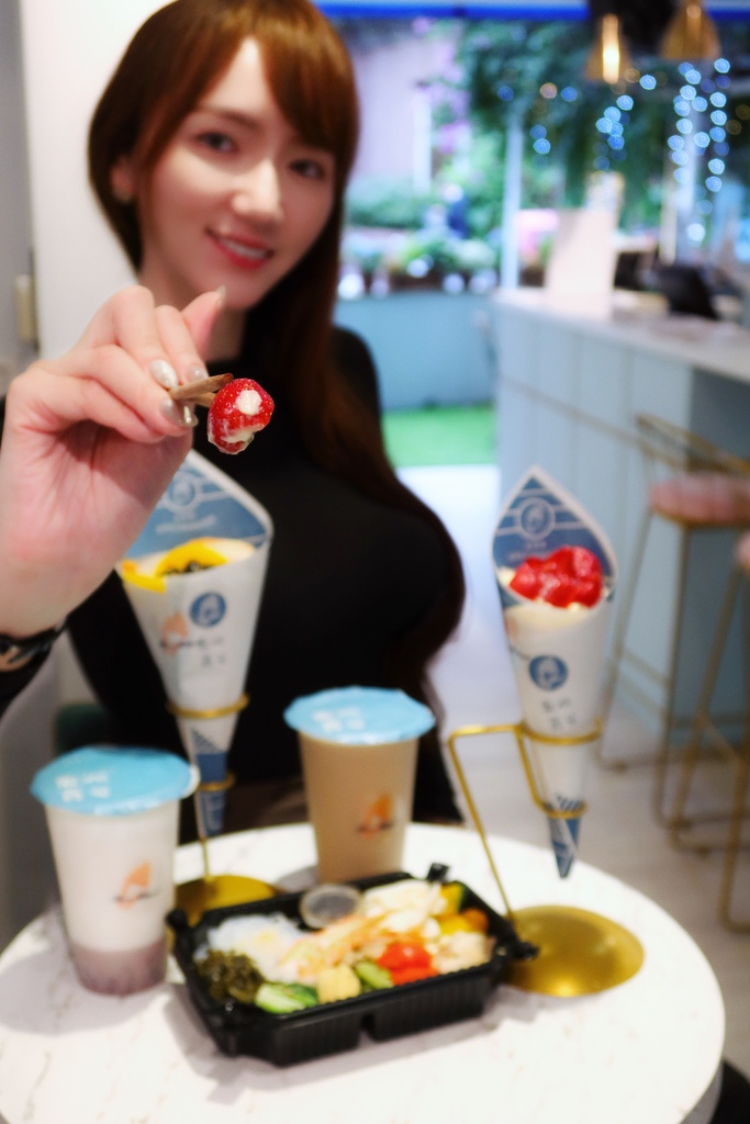 【永康街美食】BonBlack黑洞蒔司,永康街甜點,草莓卡士達香濃滋味。 @混血珊莎的奇幻旅程 【永康街美食】BonBlack黑洞蒔司,永康街甜點,草莓卡士達香濃滋味。 @混血珊莎的奇幻旅程