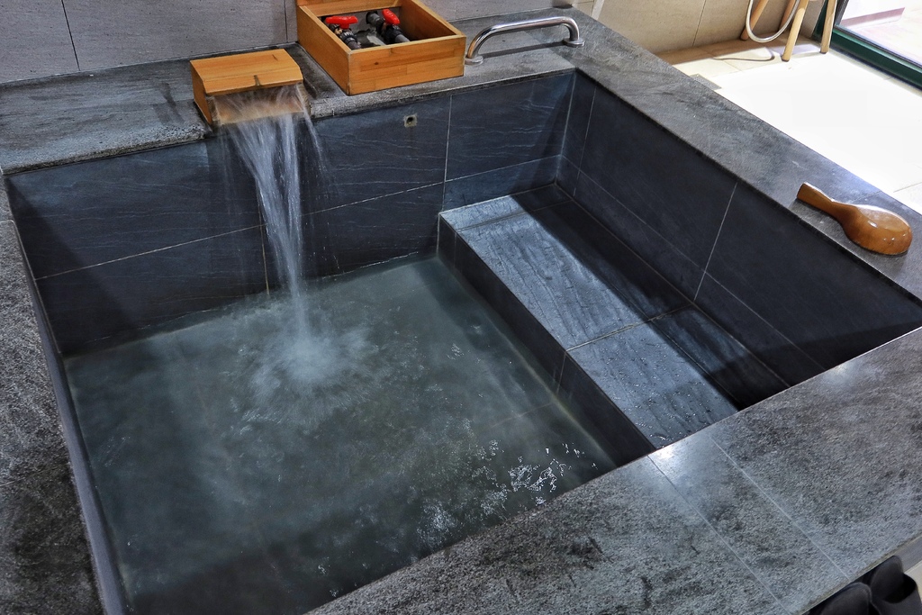 【陽明溫泉渡假村】煙嵐雙人景觀湯屋,超大浴池獨享秘境牛奶湯! @混血珊莎的奇幻旅程 【陽明溫泉渡假村】煙嵐雙人景觀湯屋,超大浴池獨享秘境牛奶湯! @混血珊莎的奇幻旅程