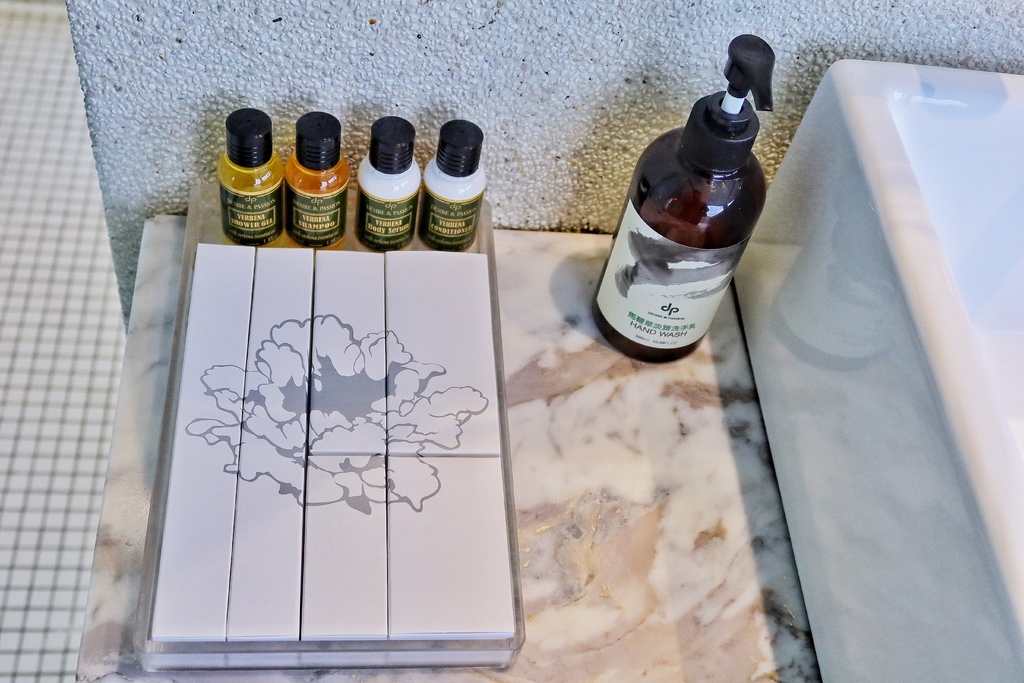 【喜瑞飯店】環景夢幻浴缸雙人房,網美拍照打卡必住! @混血珊莎的奇幻旅程 【喜瑞飯店】環景夢幻浴缸雙人房,網美拍照打卡必住! @混血珊莎的奇幻旅程