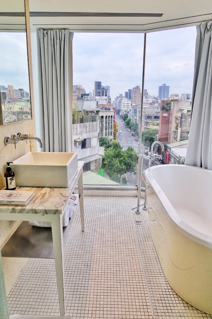 【喜瑞飯店】環景夢幻浴缸雙人房,網美拍照打卡必住! @混血珊莎的奇幻旅程 【喜瑞飯店】環景夢幻浴缸雙人房,網美拍照打卡必住! @混血珊莎的奇幻旅程