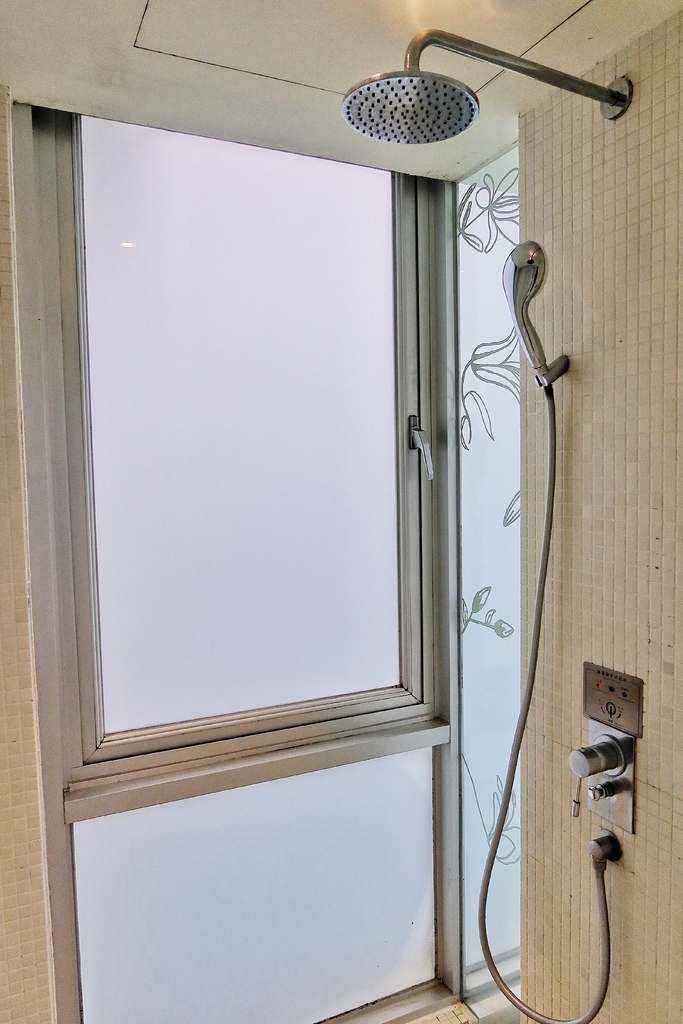 【喜瑞飯店】環景夢幻浴缸雙人房,網美拍照打卡必住! @混血珊莎的奇幻旅程 【喜瑞飯店】環景夢幻浴缸雙人房,網美拍照打卡必住! @混血珊莎的奇幻旅程