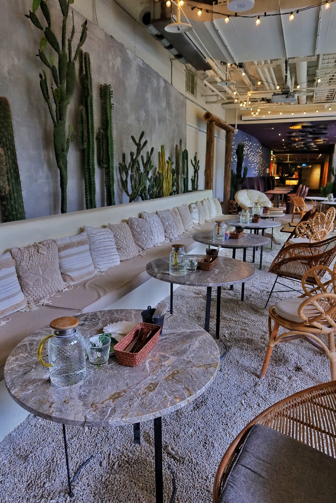 【信義區下午茶】海灘叢林 A Beach,叢林沙灘風格超吸睛,台北度假風格餐酒館,不限時咖啡廳超好拍! @混血珊莎的奇幻旅程 【信義區下午茶】海灘叢林 A Beach,叢林沙灘風格超吸睛,台北度假風格餐酒館,不限時咖啡廳超好拍! @混血珊莎的奇幻旅程