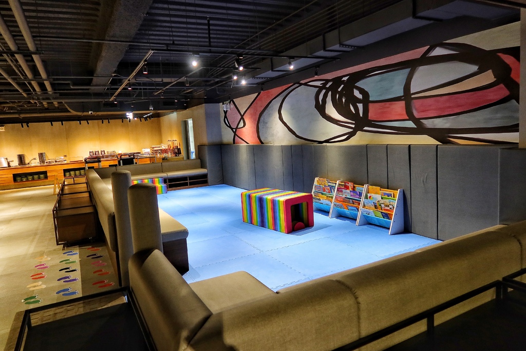 【台中鳳凰酒店】中部最大親子住宿,多國料理自助早餐超澎湃,還有星巴克無限暢飲! @混血珊莎的奇幻旅程 【台中鳳凰酒店】中部最大親子住宿,多國料理自助早餐超澎湃,還有星巴克無限暢飲! @混血珊莎的奇幻旅程