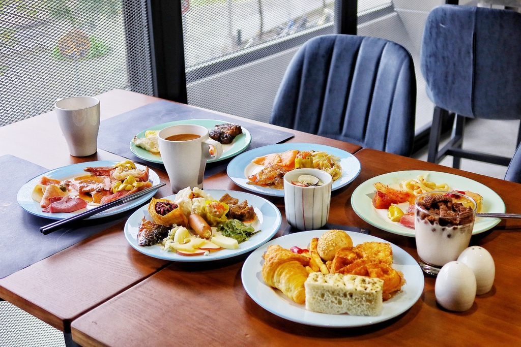 【台中鳳凰酒店】中部最大親子住宿,多國料理自助早餐超澎湃,還有星巴克無限暢飲! @混血珊莎的奇幻旅程 【台中鳳凰酒店】中部最大親子住宿,多國料理自助早餐超澎湃,還有星巴克無限暢飲! @混血珊莎的奇幻旅程