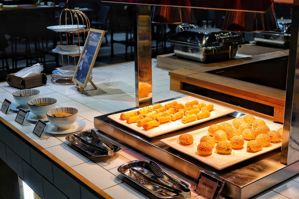 【鳳凰食號】台中鳳凰酒店自助餐,多國料理自助buffet吃到飽,還有星巴克無限爽喝!! @混血珊莎的奇幻旅程 【鳳凰食號】台中鳳凰酒店自助餐,多國料理自助buffet吃到飽,還有星巴克無限爽喝!! @混血珊莎的奇幻旅程