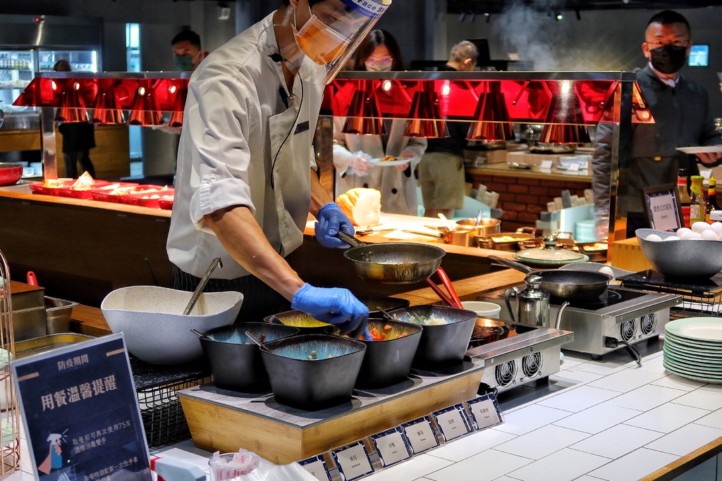 【鳳凰食號】台中鳳凰酒店自助餐,多國料理自助buffet吃到飽,還有星巴克無限爽喝!! @混血珊莎的奇幻旅程 【鳳凰食號】台中鳳凰酒店自助餐,多國料理自助buffet吃到飽,還有星巴克無限爽喝!! @混血珊莎的奇幻旅程