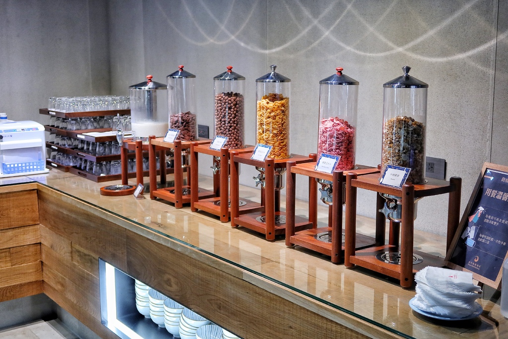 【鳳凰食號】台中鳳凰酒店自助餐,多國料理自助buffet吃到飽,還有星巴克無限爽喝!! @混血珊莎的奇幻旅程 【鳳凰食號】台中鳳凰酒店自助餐,多國料理自助buffet吃到飽,還有星巴克無限爽喝!! @混血珊莎的奇幻旅程