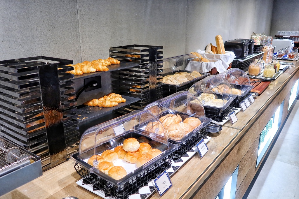 【鳳凰食號】台中鳳凰酒店自助餐,多國料理自助buffet吃到飽,還有星巴克無限爽喝!! @混血珊莎的奇幻旅程 【鳳凰食號】台中鳳凰酒店自助餐,多國料理自助buffet吃到飽,還有星巴克無限爽喝!! @混血珊莎的奇幻旅程