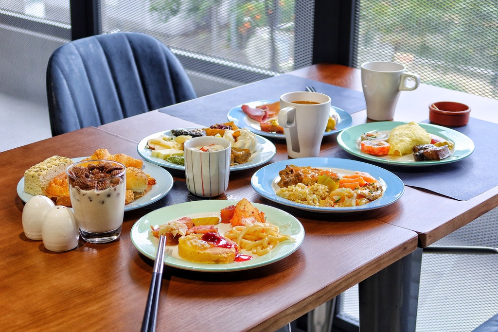 【鳳凰食號】台中鳳凰酒店自助餐,多國料理自助buffet吃到飽,還有星巴克無限爽喝!! @混血珊莎的奇幻旅程 【鳳凰食號】台中鳳凰酒店自助餐,多國料理自助buffet吃到飽,還有星巴克無限爽喝!! @混血珊莎的奇幻旅程