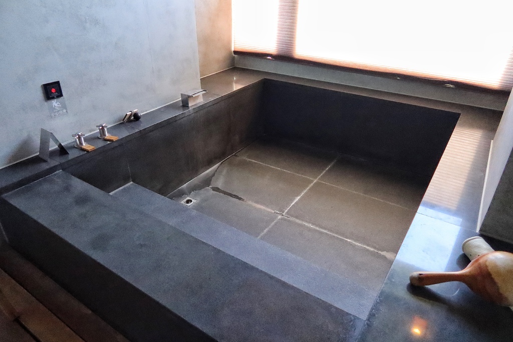 【宜蘭呆水溫泉】佔地 2000 坪,礁溪最美清水模呆水溫泉湯屋! @混血珊莎的奇幻旅程 【宜蘭呆水溫泉】佔地 2000 坪,礁溪最美清水模呆水溫泉湯屋! @混血珊莎的奇幻旅程