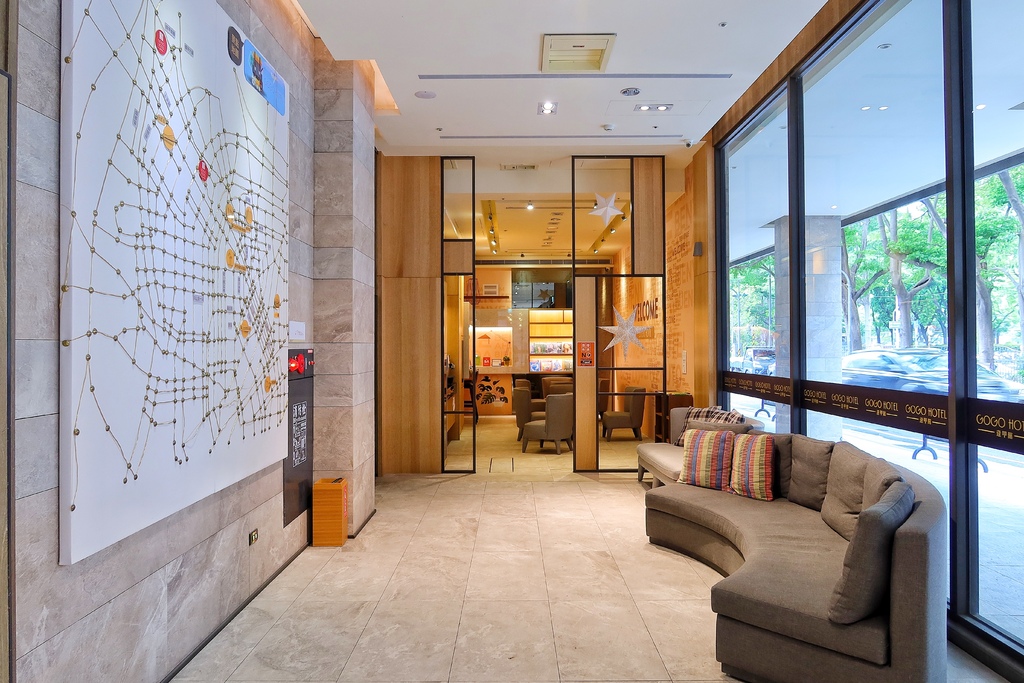 【台中逢甲商務旅館】GOGO 回行旅逢甲館,高空景觀雙人房,必拍網美浴缸飯店,走路就能到逢甲夜市! @混血珊莎的奇幻旅程 【台中逢甲商務旅館】GOGO 回行旅逢甲館,高空景觀雙人房,必拍網美浴缸飯店,走路就能到逢甲夜市! @混血珊莎的奇幻旅程