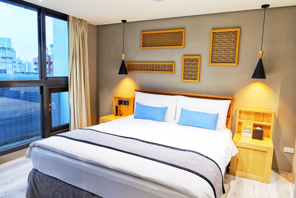 【台中逢甲商務旅館】GOGO 回行旅逢甲館,高空景觀雙人房,必拍網美浴缸飯店,走路就能到逢甲夜市! @混血珊莎的奇幻旅程 【台中逢甲商務旅館】GOGO 回行旅逢甲館,高空景觀雙人房,必拍網美浴缸飯店,走路就能到逢甲夜市! @混血珊莎的奇幻旅程