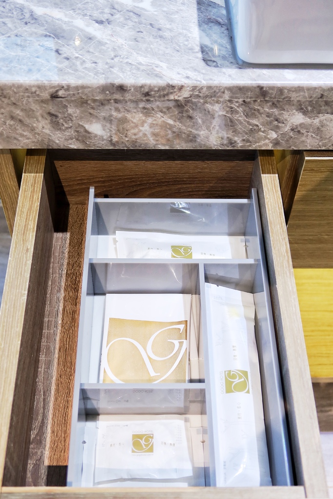 【台中逢甲商務旅館】GOGO 回行旅逢甲館,高空景觀雙人房,必拍網美浴缸飯店,走路就能到逢甲夜市! @混血珊莎的奇幻旅程 【台中逢甲商務旅館】GOGO 回行旅逢甲館,高空景觀雙人房,必拍網美浴缸飯店,走路就能到逢甲夜市! @混血珊莎的奇幻旅程