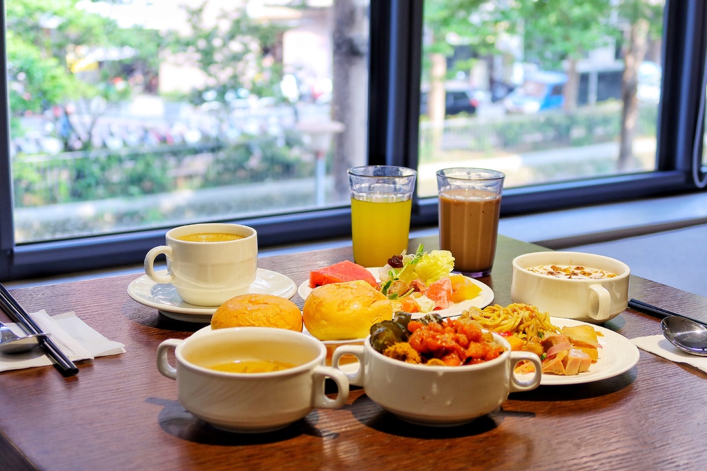 【台中逢甲商務旅館】GOGO 回行旅逢甲館,高空景觀雙人房,必拍網美浴缸飯店,走路就能到逢甲夜市! @混血珊莎的奇幻旅程 【台中逢甲商務旅館】GOGO 回行旅逢甲館,高空景觀雙人房,必拍網美浴缸飯店,走路就能到逢甲夜市! @混血珊莎的奇幻旅程