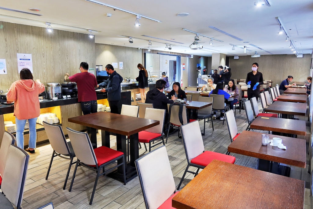 【台中逢甲商務旅館】GOGO 回行旅逢甲館,高空景觀雙人房,必拍網美浴缸飯店,走路就能到逢甲夜市! @混血珊莎的奇幻旅程 【台中逢甲商務旅館】GOGO 回行旅逢甲館,高空景觀雙人房,必拍網美浴缸飯店,走路就能到逢甲夜市! @混血珊莎的奇幻旅程