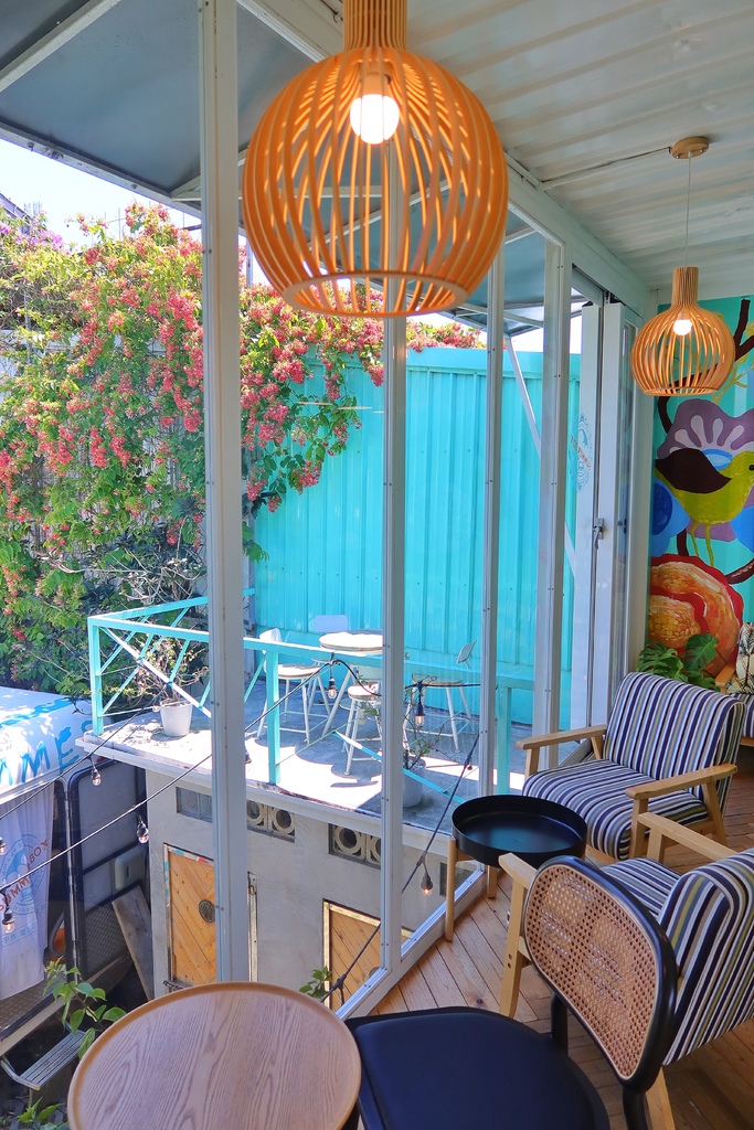 【Summer Box 夏天的盒子】網美系冰品飲料店,藍白貨櫃屋超好拍! @混血珊莎的奇幻旅程 【Summer Box 夏天的盒子】網美系冰品飲料店,藍白貨櫃屋超好拍! @混血珊莎的奇幻旅程