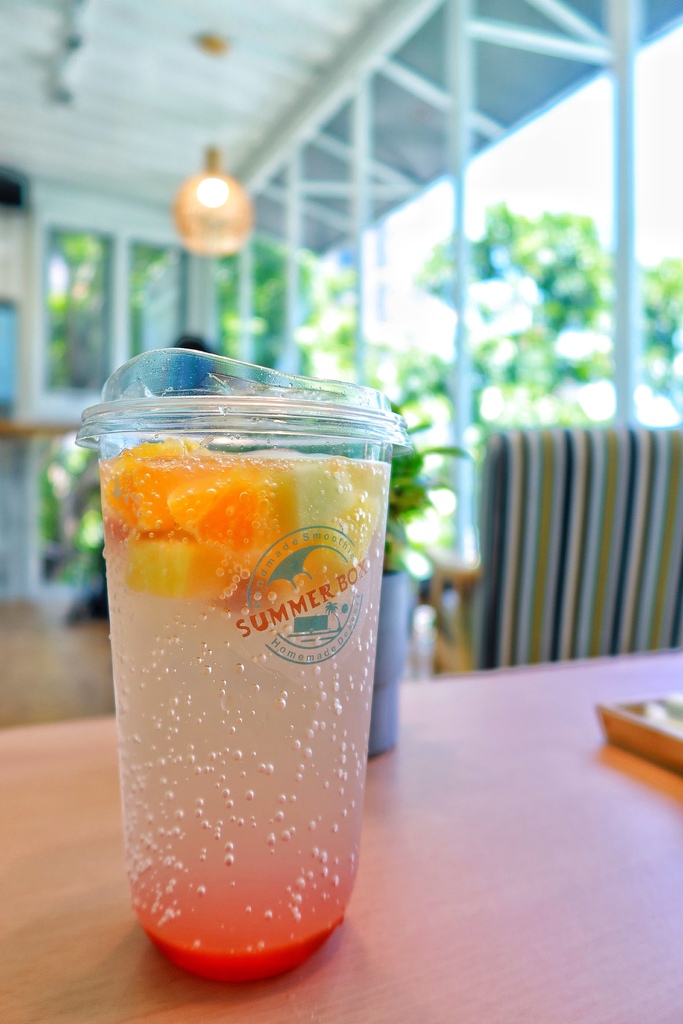 【Summer Box 夏天的盒子】網美系冰品飲料店,藍白貨櫃屋超好拍! @混血珊莎的奇幻旅程 【Summer Box 夏天的盒子】網美系冰品飲料店,藍白貨櫃屋超好拍! @混血珊莎的奇幻旅程