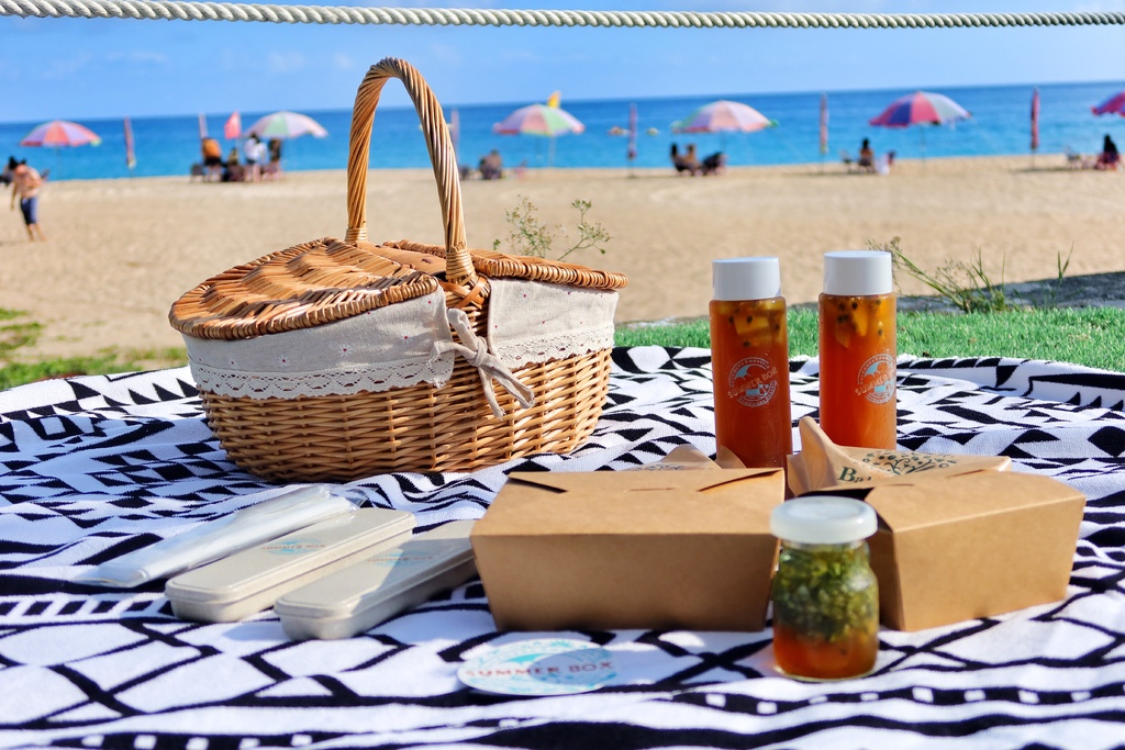 【Summer Box 夏天的盒子】網美系冰品飲料店,藍白貨櫃屋超好拍! @混血珊莎的奇幻旅程 【Summer Box 夏天的盒子】網美系冰品飲料店,藍白貨櫃屋超好拍! @混血珊莎的奇幻旅程