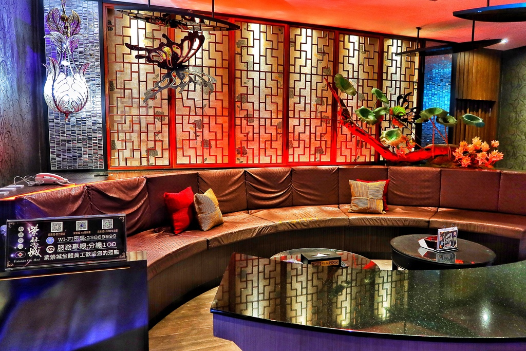 【南屯汽車旅館】紫禁城精品汽車旅館,超奢華宮廷式主題motel,一秒穿越到古代! @混血珊莎的奇幻旅程 【南屯汽車旅館】紫禁城精品汽車旅館,超奢華宮廷式主題motel,一秒穿越到古代! @混血珊莎的奇幻旅程