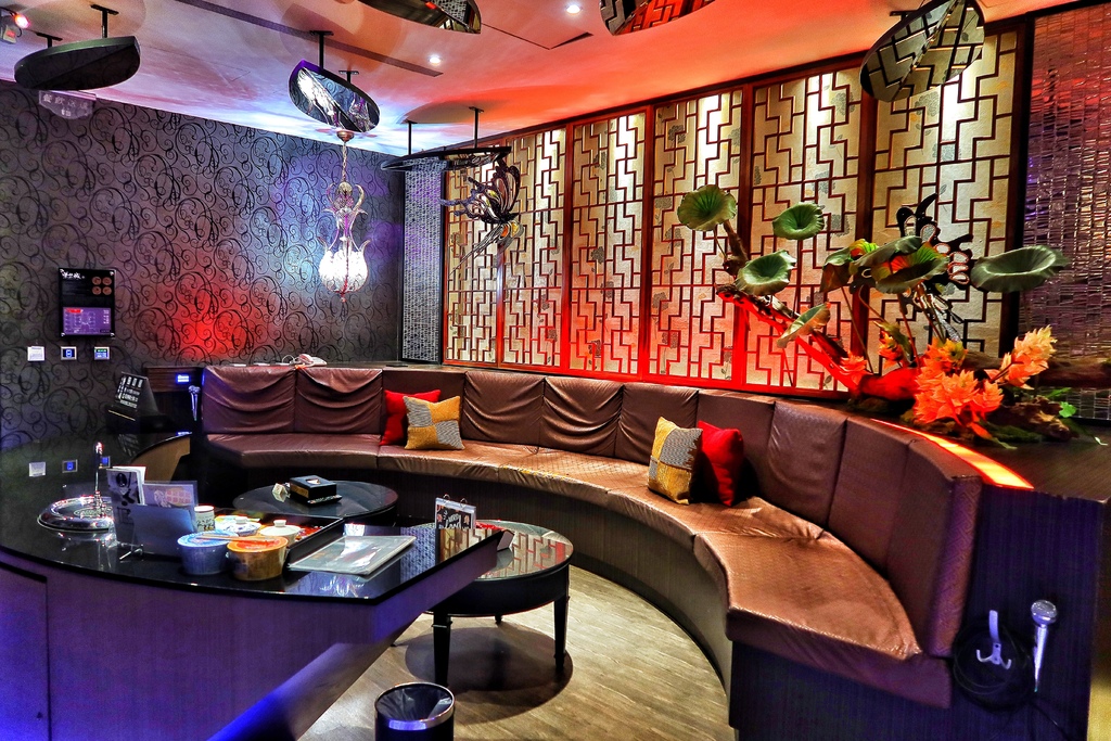 【南屯汽車旅館】紫禁城精品汽車旅館,超奢華宮廷式主題motel,一秒穿越到古代! @混血珊莎的奇幻旅程 【南屯汽車旅館】紫禁城精品汽車旅館,超奢華宮廷式主題motel,一秒穿越到古代! @混血珊莎的奇幻旅程