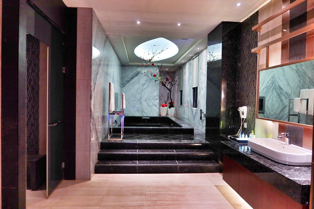 【南屯汽車旅館】紫禁城精品汽車旅館,超奢華宮廷式主題motel,一秒穿越到古代! @混血珊莎的奇幻旅程 【南屯汽車旅館】紫禁城精品汽車旅館,超奢華宮廷式主題motel,一秒穿越到古代! @混血珊莎的奇幻旅程