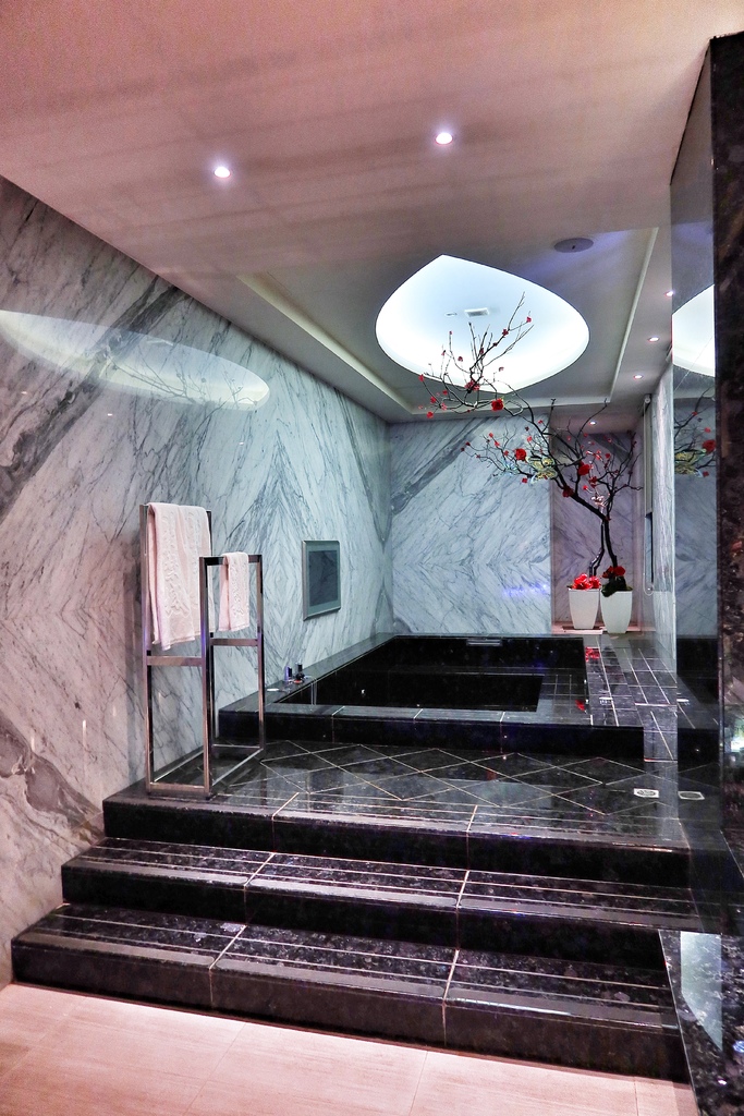 【南屯汽車旅館】紫禁城精品汽車旅館,超奢華宮廷式主題motel,一秒穿越到古代! @混血珊莎的奇幻旅程 【南屯汽車旅館】紫禁城精品汽車旅館,超奢華宮廷式主題motel,一秒穿越到古代! @混血珊莎的奇幻旅程