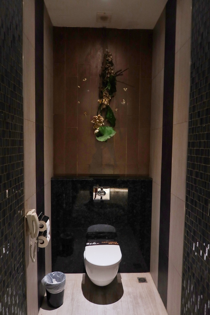 【南屯汽車旅館】紫禁城精品汽車旅館,超奢華宮廷式主題motel,一秒穿越到古代! @混血珊莎的奇幻旅程 【南屯汽車旅館】紫禁城精品汽車旅館,超奢華宮廷式主題motel,一秒穿越到古代! @混血珊莎的奇幻旅程