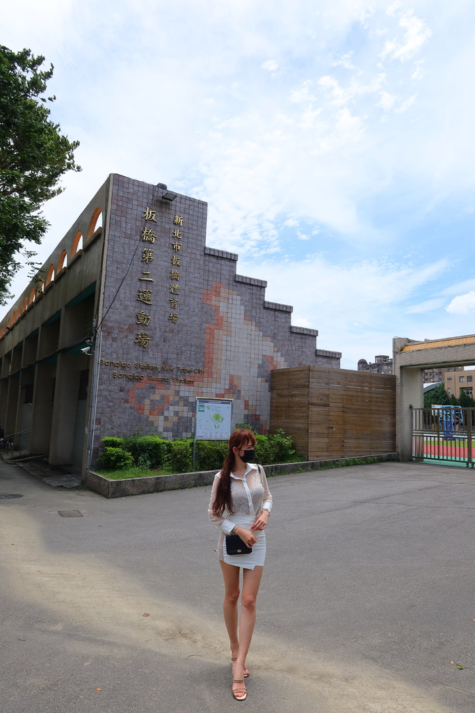 【板橋景點】板橋一日遊推薦│超好逛的新板特區 板橋大遠百/麗寶百貨廣場/威秀影城/誠品│住宿/逛街/吃美食/賞屋通通有! @混血珊莎的奇幻旅程 【板橋景點】板橋一日遊推薦│超好逛的新板特區 板橋大遠百/麗寶百貨廣場/威秀影城/誠品│住宿/逛街/吃美食/賞屋通通有! @混血珊莎的奇幻旅程