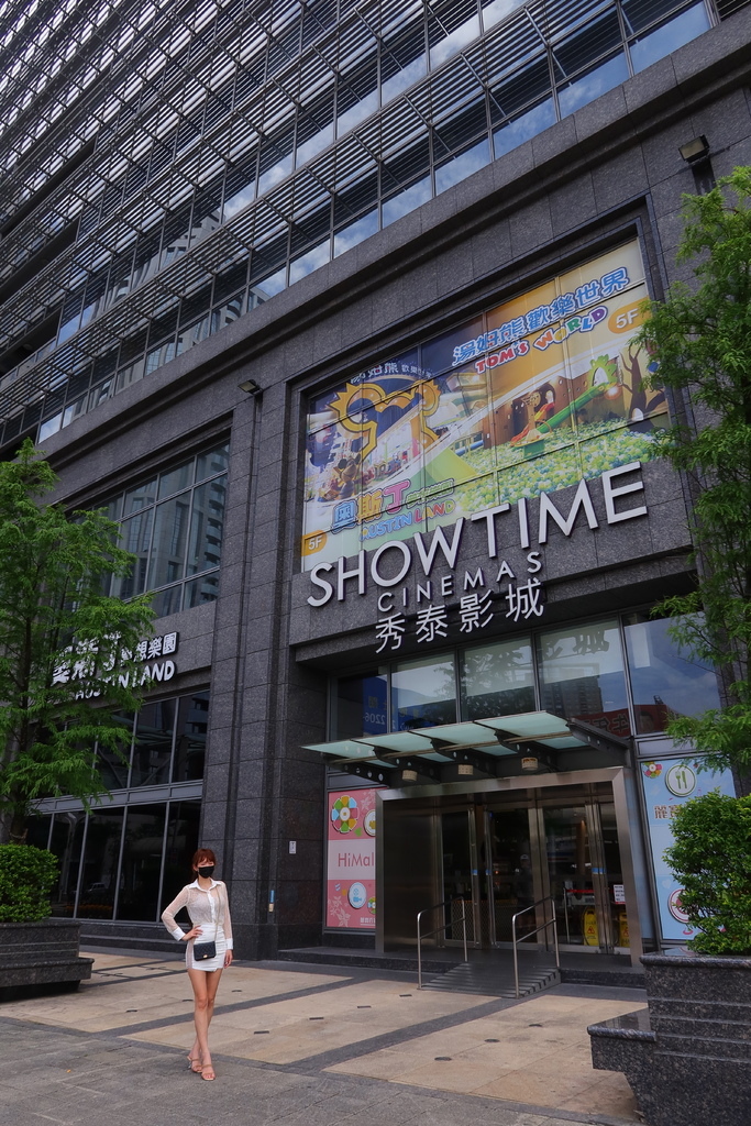 【板橋景點】板橋一日遊推薦│超好逛的新板特區 板橋大遠百/麗寶百貨廣場/威秀影城/誠品│住宿/逛街/吃美食/賞屋通通有! @混血珊莎的奇幻旅程 【板橋景點】板橋一日遊推薦│超好逛的新板特區 板橋大遠百/麗寶百貨廣場/威秀影城/誠品│住宿/逛街/吃美食/賞屋通通有! @混血珊莎的奇幻旅程