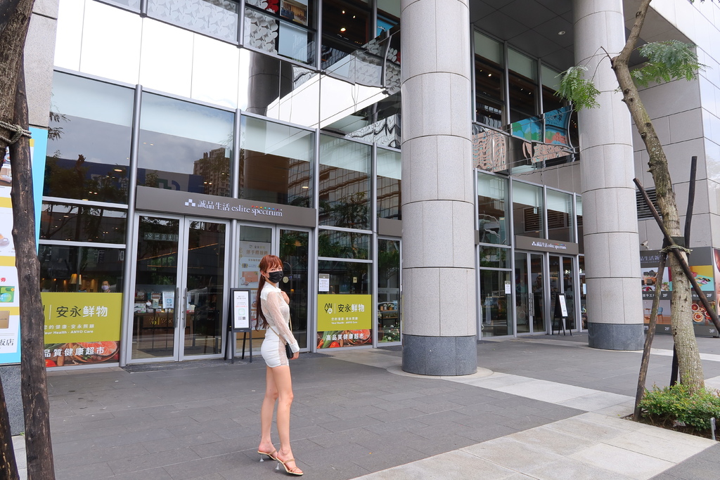 【板橋景點】板橋一日遊推薦│超好逛的新板特區 板橋大遠百/麗寶百貨廣場/威秀影城/誠品│住宿/逛街/吃美食/賞屋通通有! @混血珊莎的奇幻旅程 【板橋景點】板橋一日遊推薦│超好逛的新板特區 板橋大遠百/麗寶百貨廣場/威秀影城/誠品│住宿/逛街/吃美食/賞屋通通有! @混血珊莎的奇幻旅程