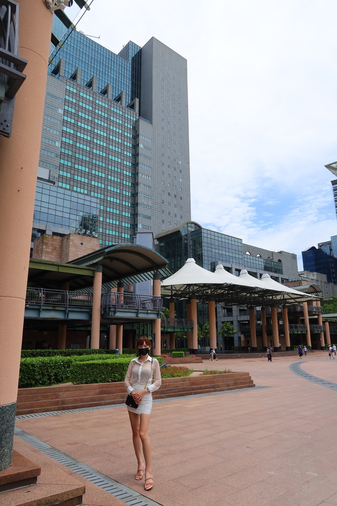 【板橋景點】板橋一日遊推薦│超好逛的新板特區 板橋大遠百/麗寶百貨廣場/威秀影城/誠品│住宿/逛街/吃美食/賞屋通通有! @混血珊莎的奇幻旅程 【板橋景點】板橋一日遊推薦│超好逛的新板特區 板橋大遠百/麗寶百貨廣場/威秀影城/誠品│住宿/逛街/吃美食/賞屋通通有! @混血珊莎的奇幻旅程