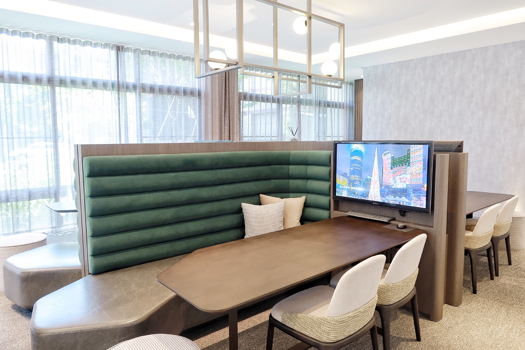 【板橋景點】板橋一日遊推薦│超好逛的新板特區 板橋大遠百/麗寶百貨廣場/威秀影城/誠品│住宿/逛街/吃美食/賞屋通通有! @混血珊莎的奇幻旅程 【板橋景點】板橋一日遊推薦│超好逛的新板特區 板橋大遠百/麗寶百貨廣場/威秀影城/誠品│住宿/逛街/吃美食/賞屋通通有! @混血珊莎的奇幻旅程