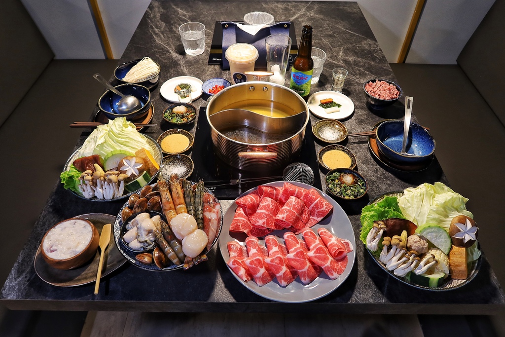 秀花鍋 Showhua Hot Pot 海鮮和牛精品火鍋│低調奢華頂級鍋物 譽為「火鍋界的celine」│東區高級火鍋推薦! @混血珊莎的奇幻旅程 秀花鍋 Showhua Hot Pot 海鮮和牛精品火鍋│低調奢華頂級鍋物 譽為「火鍋界的celine」│東區高級火鍋推薦! @混血珊莎的奇幻旅程