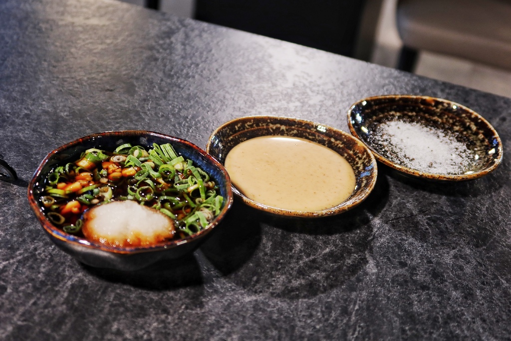 秀花鍋 Showhua Hot Pot 海鮮和牛精品火鍋│低調奢華頂級鍋物 譽為「火鍋界的celine」│東區高級火鍋推薦! @混血珊莎的奇幻旅程 秀花鍋 Showhua Hot Pot 海鮮和牛精品火鍋│低調奢華頂級鍋物 譽為「火鍋界的celine」│東區高級火鍋推薦! @混血珊莎的奇幻旅程