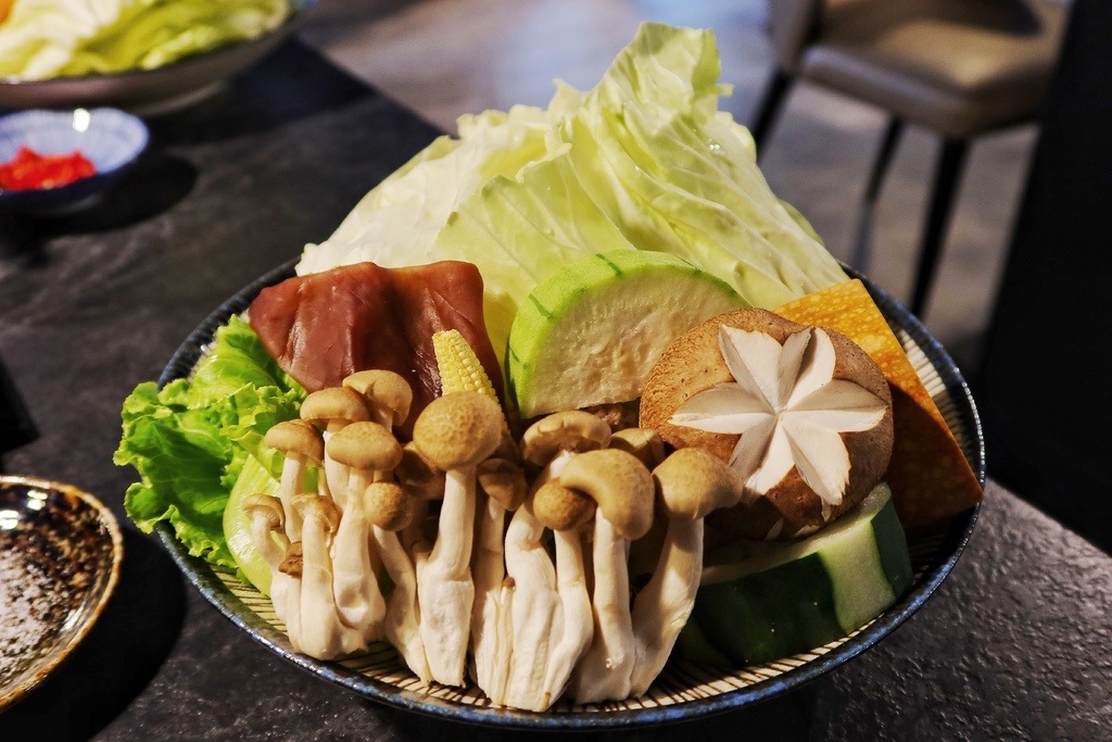 秀花鍋 Showhua Hot Pot 海鮮和牛精品火鍋│低調奢華頂級鍋物 譽為「火鍋界的celine」│東區高級火鍋推薦! @混血珊莎的奇幻旅程 秀花鍋 Showhua Hot Pot 海鮮和牛精品火鍋│低調奢華頂級鍋物 譽為「火鍋界的celine」│東區高級火鍋推薦! @混血珊莎的奇幻旅程