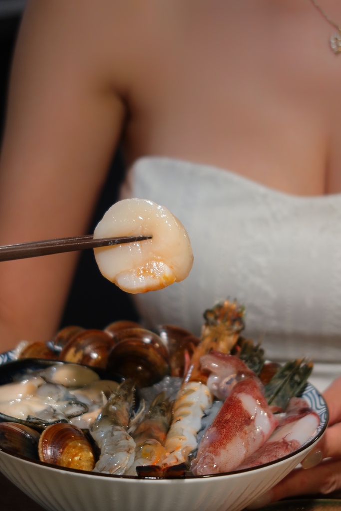 秀花鍋 Showhua Hot Pot 海鮮和牛精品火鍋│低調奢華頂級鍋物 譽為「火鍋界的celine」│東區高級火鍋推薦! @混血珊莎的奇幻旅程 秀花鍋 Showhua Hot Pot 海鮮和牛精品火鍋│低調奢華頂級鍋物 譽為「火鍋界的celine」│東區高級火鍋推薦! @混血珊莎的奇幻旅程