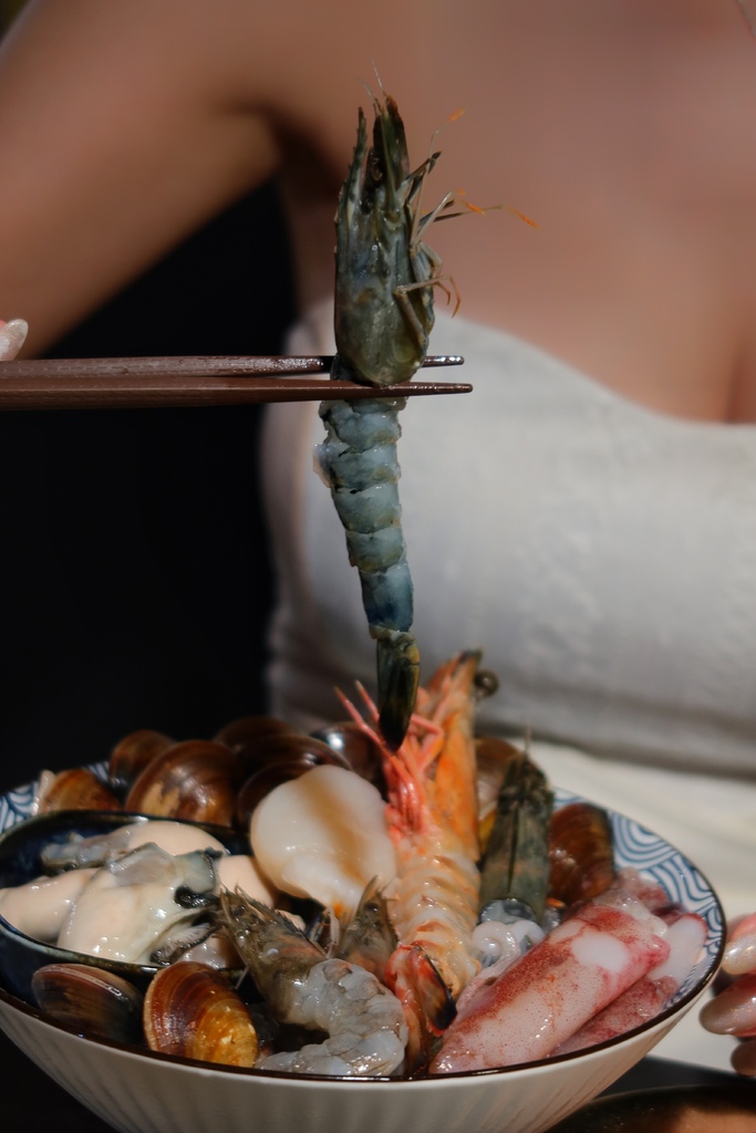 秀花鍋 Showhua Hot Pot 海鮮和牛精品火鍋│低調奢華頂級鍋物 譽為「火鍋界的celine」│東區高級火鍋推薦! @混血珊莎的奇幻旅程 秀花鍋 Showhua Hot Pot 海鮮和牛精品火鍋│低調奢華頂級鍋物 譽為「火鍋界的celine」│東區高級火鍋推薦! @混血珊莎的奇幻旅程