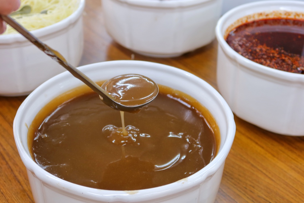 【牛肉湯台南】二牛牛肉湯,現宰溫體牛肉鮮嫩美味室內用餐有冷氣,附設專屬停車場 @混血珊莎的奇幻旅程 【牛肉湯台南】二牛牛肉湯,現宰溫體牛肉鮮嫩美味室內用餐有冷氣,附設專屬停車場 @混血珊莎的奇幻旅程