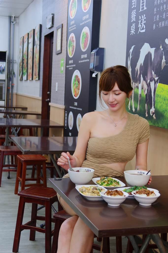【牛肉湯台南】二牛牛肉湯,現宰溫體牛肉鮮嫩美味室內用餐有冷氣,附設專屬停車場 @混血珊莎的奇幻旅程 【牛肉湯台南】二牛牛肉湯,現宰溫體牛肉鮮嫩美味室內用餐有冷氣,附設專屬停車場 @混血珊莎的奇幻旅程