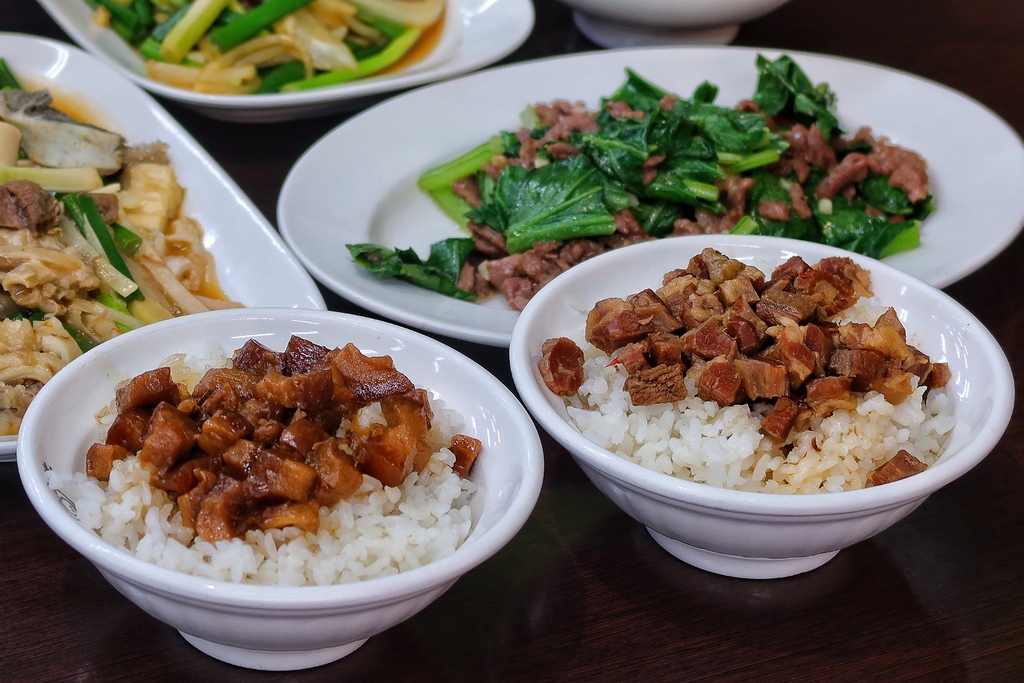 【牛肉湯台南】二牛牛肉湯,現宰溫體牛肉鮮嫩美味室內用餐有冷氣,附設專屬停車場 @混血珊莎的奇幻旅程 【牛肉湯台南】二牛牛肉湯,現宰溫體牛肉鮮嫩美味室內用餐有冷氣,附設專屬停車場 @混血珊莎的奇幻旅程